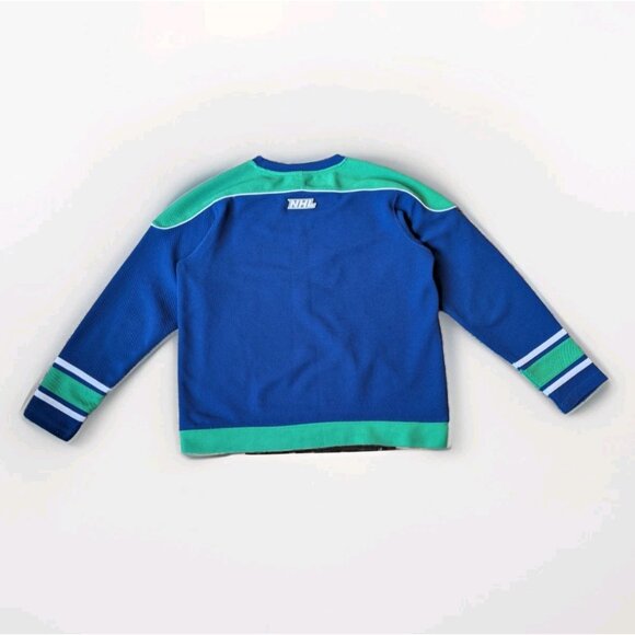 Vancouver Canucks Youth XL (18) Lightweight Mesh Jersey – Official NHL Licensed - Picture 5 of 9